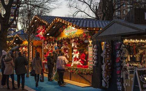 Visit the Parisian Christmas Markets